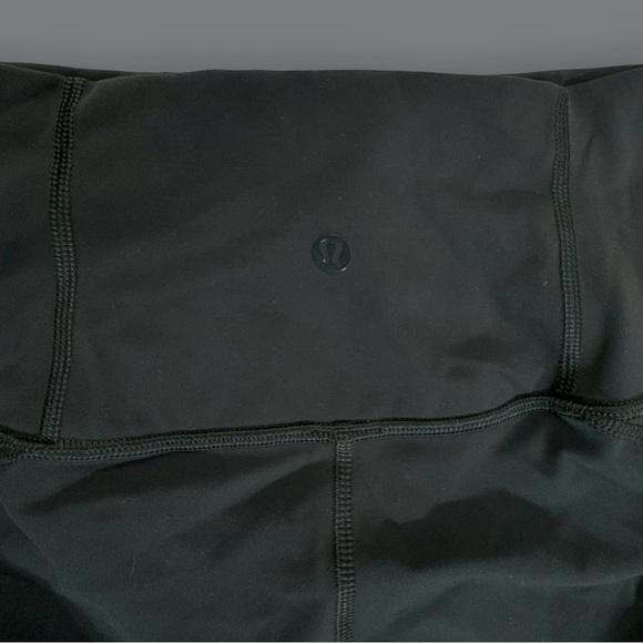 Lululemon High Times Pant (Metta) *Full-On Luxtreme Size 4 *read flaw* - Picture 7 of 10